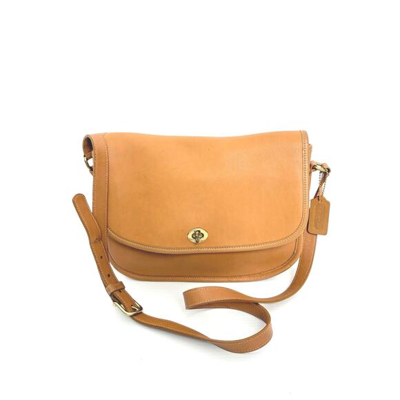 Coach Handbags - Vintage Coach City Bag 9790 Tan Leather Crossbody Purse USA Era Flawed READ